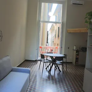 Renovated With Balcony In San Lorenzo - With Elevator Genova